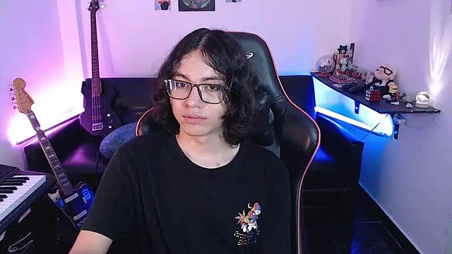 Snapshot of malik_harrison__ chatting on March 2025 06:11:01 PM malik harrison online show from March 2025 06:11:01 PM