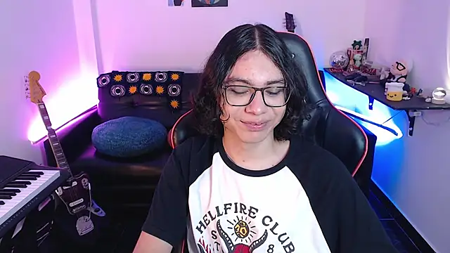 Snapshot of malik_harrison__ chatting on March 2025 06:54:02 PM malik harrison online show from March 2025 06:54:02 PM