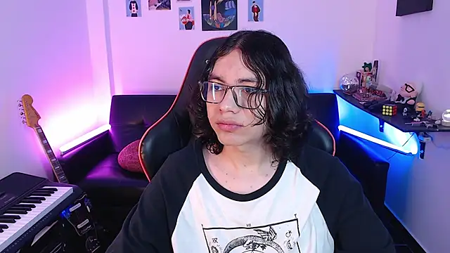 Snapshot of malik_harrison__ chatting on March 2025 03:31:02 PM malik harrison online show from March 2025 03:31:02 PM