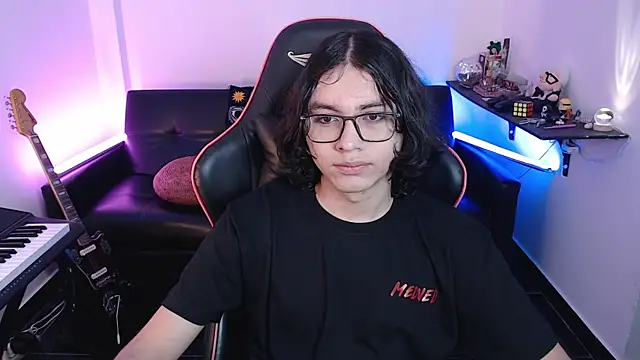 Snapshot of malik_harrison__ chatting on March 2025 02:36:01 PM malik harrison online show from March 2025 02:36:01 PM