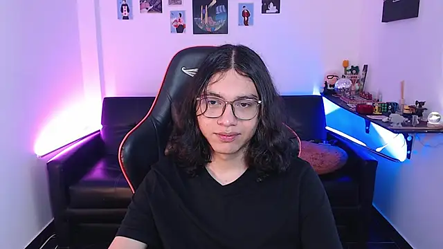 Snapshot of malik_harrison__ chatting on September 2025 04:07:01 PM malik harrison online show from September 2025 04:07:01 PM