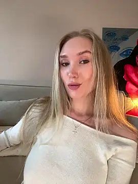 Snapshot of MariaTull chatting on May 2026 12:12:02 PM MariaTull online show from May 2026 12:12:02 PM