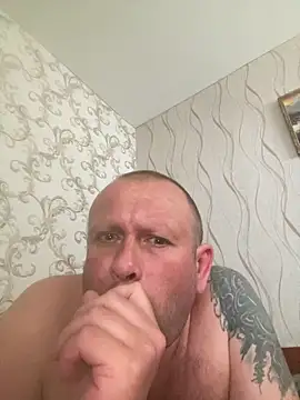 Snapshot of 1981-AZ chatting on April 2026 04:51:01 AM 1981-AZ online show from April 2026 04:51:01 AM