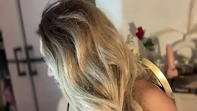 Snapshot of Ts_glamxxxx chatting on November 2025 12:32:01 AM Ts glamxxxx online show from November 2025 12:32:01 AM