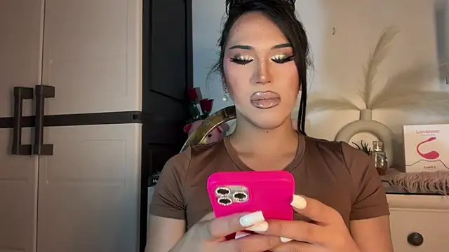 Snapshot of Ts_glamxxxx chatting on December 2025 01:33:02 AM Ts glamxxxx online show from December 2025 01:33:02 AM