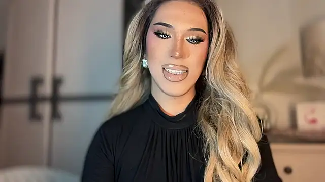 Snapshot of Ts_glamxxxx chatting on December 2025 01:26:02 AM Ts glamxxxx online show from December 2025 01:26:02 AM