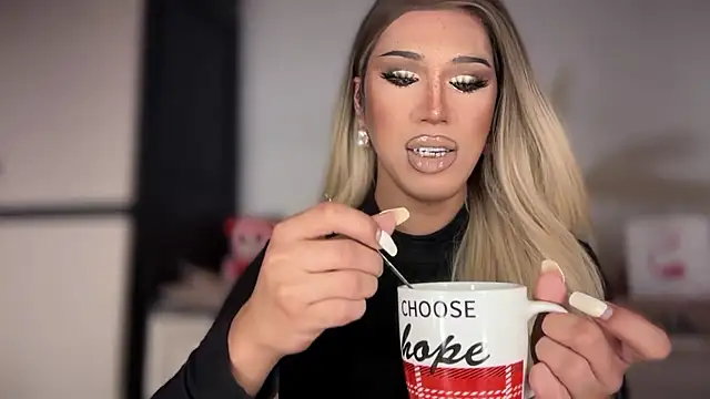 Snapshot of Ts_glamxxxx chatting on January 2026 12:35:01 AM Ts glamxxxx online show from January 2026 12:35:01 AM