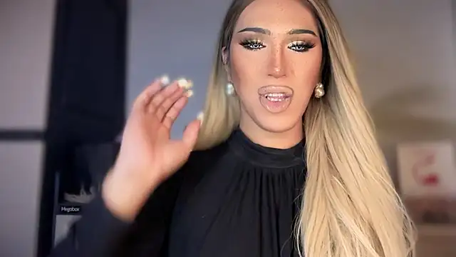 Snapshot of Ts_glamxxxx chatting on January 2026 02:05:02 AM Ts glamxxxx online show from January 2026 02:05:02 AM