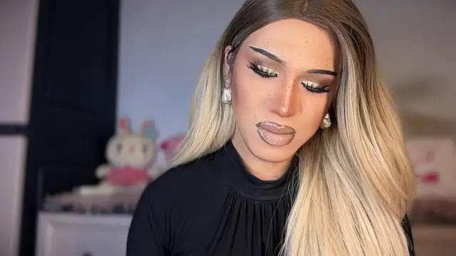 Snapshot of Ts_glamxxxx chatting on January 2026 01:10:02 AM Ts glamxxxx online show from January 2026 01:10:02 AM