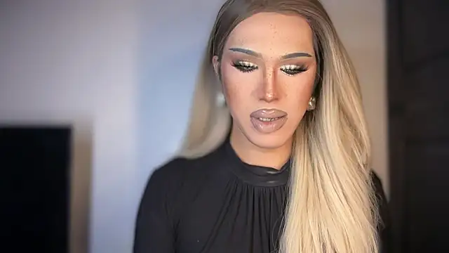 Snapshot of Ts_glamxxxx chatting on January 2026 02:04:01 AM Ts glamxxxx online show from January 2026 02:04:01 AM