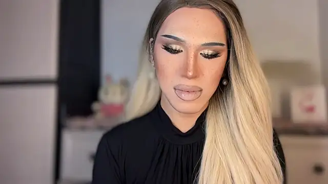 Snapshot of Ts_glamxxxx chatting on February 2026 03:32:01 AM Ts glamxxxx online show from February 2026 03:32:01 AM