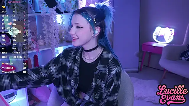 Snapshot of lucille_evans chatting on March 2025 03:12:01 AM lucille evans online show from March 2025 03:12:01 AM