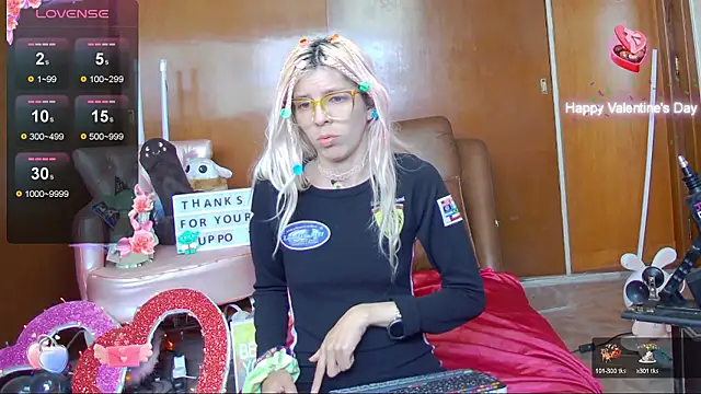 Skinygirl online show from December 2024 07:25:02 PM