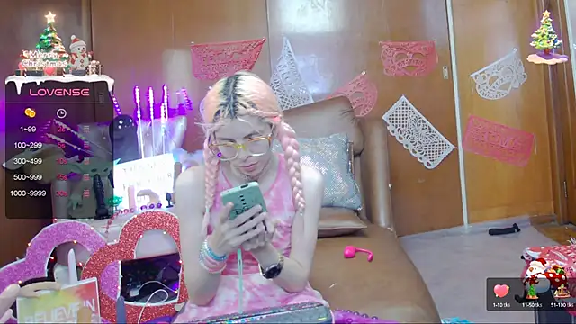 Skinygirl online show from February 2025 11:42:01 PM