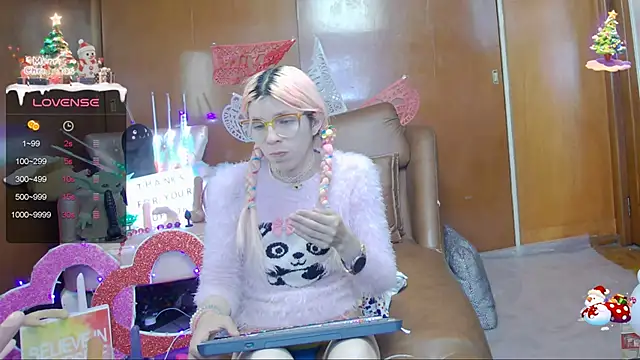 Skinygirl online show from February 2025 11:59:01 PM