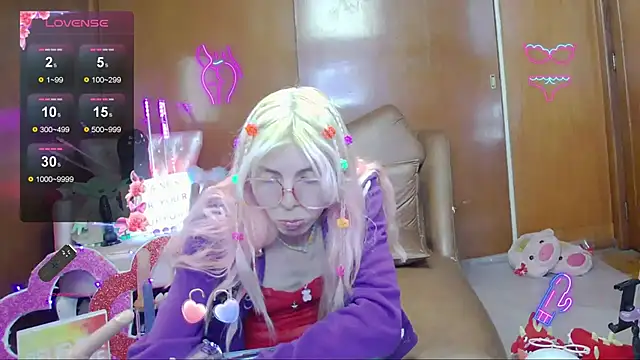 Skinygirl online show from November 2025 12:44:01 AM