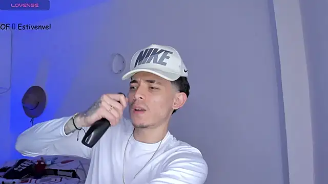 Snapshot of steve_latin chatting on February 2025 05:36:02 PM steve latin online show from February 2025 05:36:02 PM