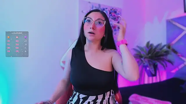 lucy neil online show from November 2025 02:34:01 AM