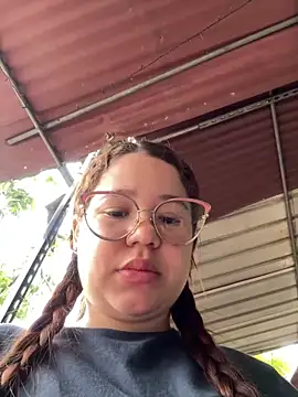 Snapshot of Lucyklein2022 chatting on March 2025 01:59:02 PM Lucyklein2022 online show from March 2025 01:59:02 PM