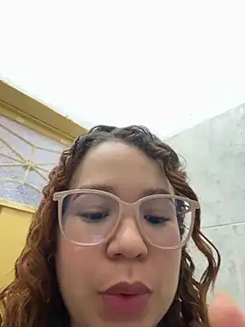 Snapshot of Lucyklein2022 chatting on February 2026 05:44:02 PM Lucyklein2022 online show from February 2026 05:44:02 PM