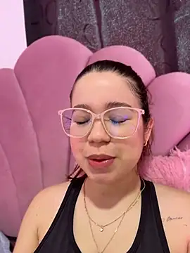 Lucyklein2022 online show from July 2026 02:57:01 PM