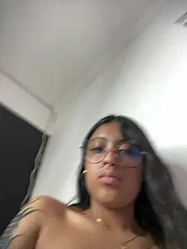 vaness weet online show from February 2025 07:49:01 PM