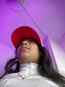 vaness weet online show from February 2025 08:22:01 PM