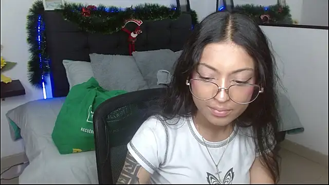 vaness weet online show from December 2025 08:49:01 PM