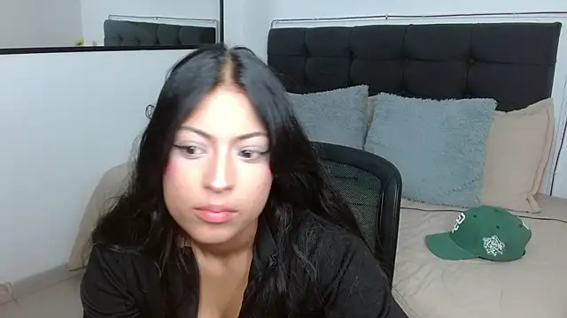 vaness weet online show from July 2026 08:34:02 PM