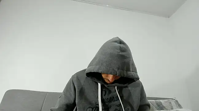 tuyo1995 online show from December 2024 07:42:01 AM