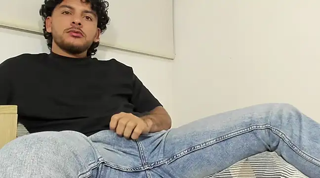 tuyo1995 online show from February 2025 01:11:02 AM