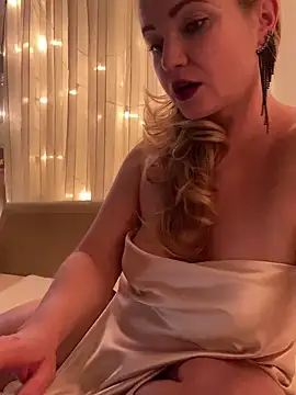 Lady  Maria online show from February 2025 04:22:01 PM