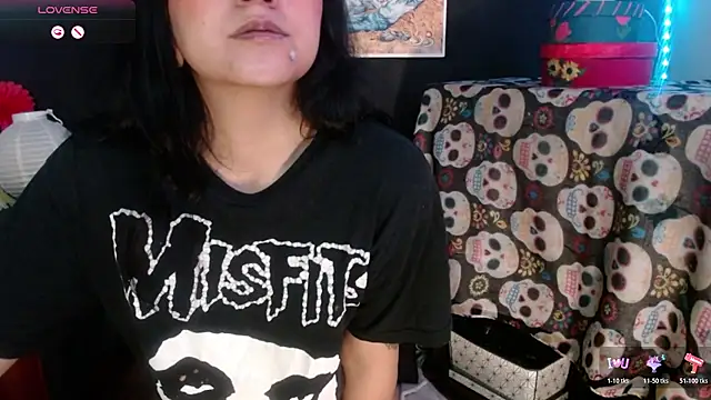 Snapshot of AbsentaVert chatting on November 2025 12:17:01 PM AbsentaVert online show from November 2025 12:17:01 PM