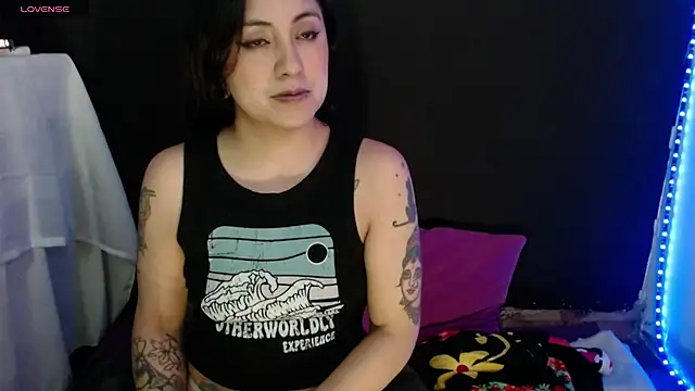 Snapshot of AbsentaVert chatting on January 2026 12:27:01 AM AbsentaVert online show from January 2026 12:27:01 AM