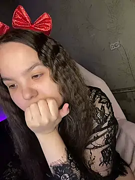 Var Kiss online show from May 2026 03:42:02 PM