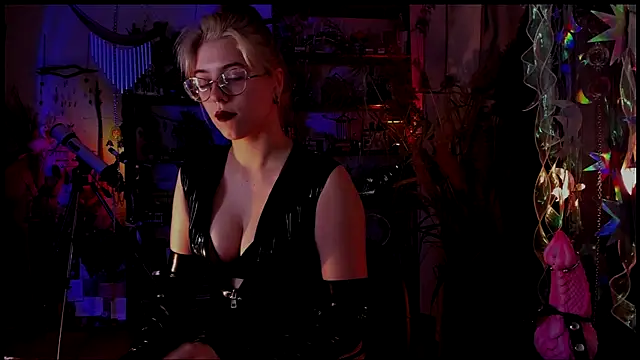 Snapshot of Scarlett_Wanner chatting on December 2024 07:29:01 PM Scarlett Wanner online show from December 2024 07:29:01 PM