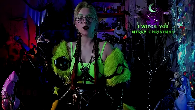 Snapshot of Scarlett_Wanner chatting on December 2024 08:03:02 PM Scarlett Wanner online show from December 2024 08:03:02 PM