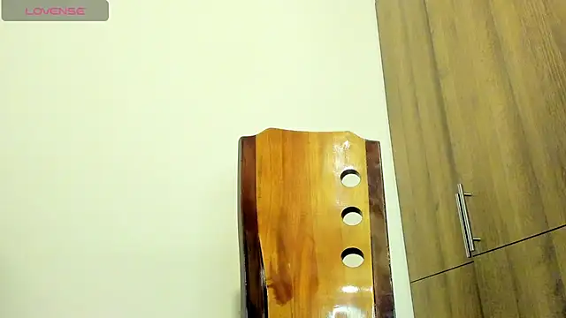 Bessie32 online show from April 2026 09:47:01 AM