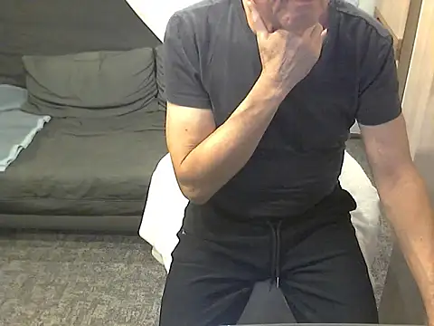 kiam471 online show from November 2025 11:26:02 PM