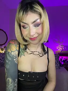 Snapshot of Cinamoonn chatting on March 2026 06:10:01 PM Cinamoonn online show from March 2026 06:10:01 PM