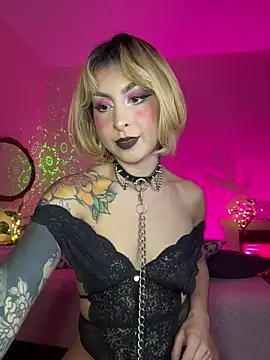 Snapshot of Cinamoonn chatting on March 2026 11:43:02 PM Cinamoonn online show from March 2026 11:43:02 PM