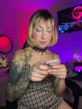 Snapshot of Cinamoonn chatting on April 2026 07:55:01 PM Cinamoonn online show from April 2026 07:55:01 PM