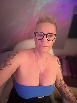 German Milf online show from January 2026 02:11:01 PM