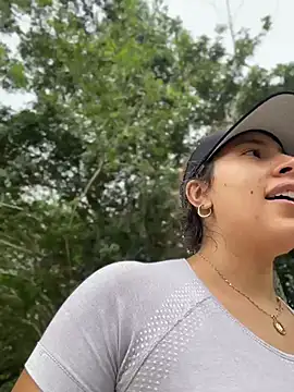 daniela henao online show from July 2026 06:04:01 PM