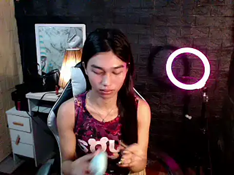 ToKeNa online show from March 2025 05:48:02 PM