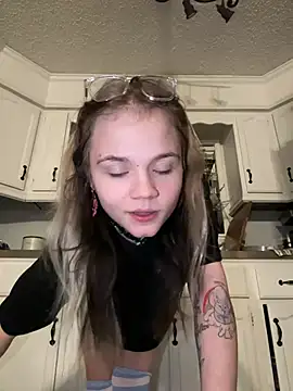 Snapshot of Cutiepiespanks chatting on February 2025 08:17:01 AM Cutiepiespanks online show from February 2025 08:17:01 AM