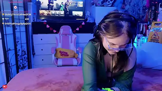 Snapshot of Cutiepiespanks chatting on March 2025 06:59:01 AM Cutiepiespanks online show from March 2025 06:59:01 AM