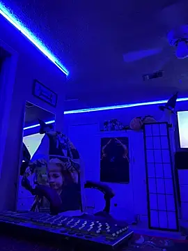 Snapshot of Cutiepiespanks chatting on March 2025 03:19:01 AM Cutiepiespanks online show from March 2025 03:19:01 AM