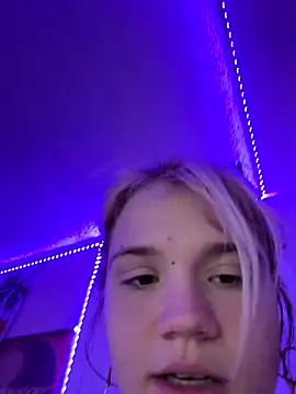 Snapshot of Cutiepiespanks chatting on October 2025 08:40:01 PM Cutiepiespanks online show from October 2025 08:40:01 PM