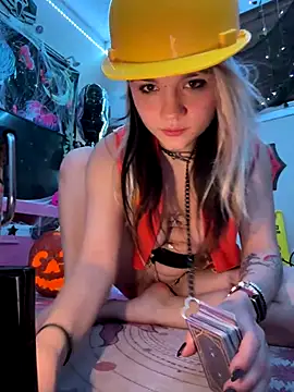 Snapshot of Cutiepiespanks chatting on October 2025 07:01:02 AM Cutiepiespanks online show from October 2025 07:01:02 AM